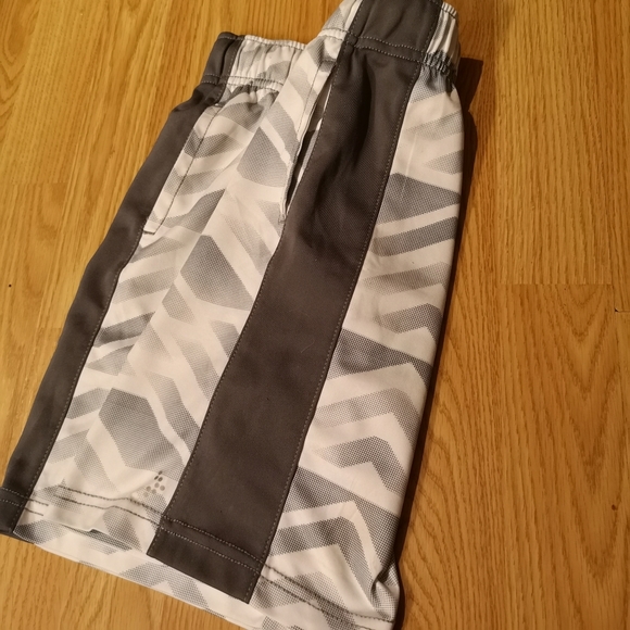 🌞3/$20 Boys Shorts Gymboree - Picture 10 of 15